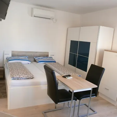 Bora Apartment Liznjan