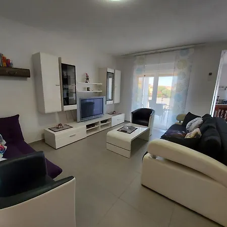 Bora * Ližnjan