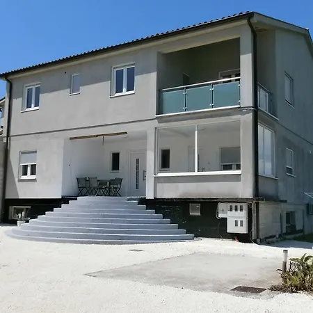 Bora Apartment *